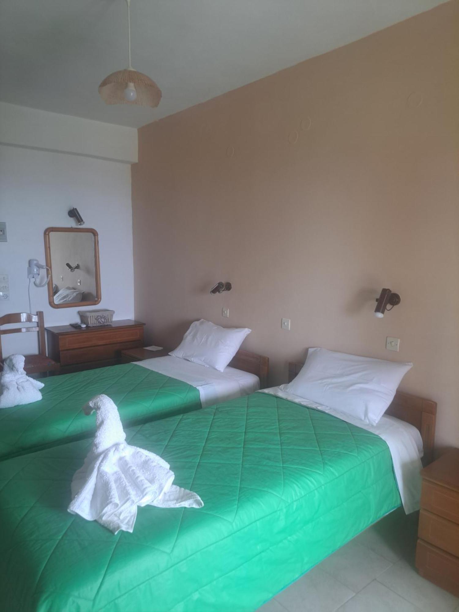 Marinos Studios At Lourdata Village Ngoại thất bức ảnh