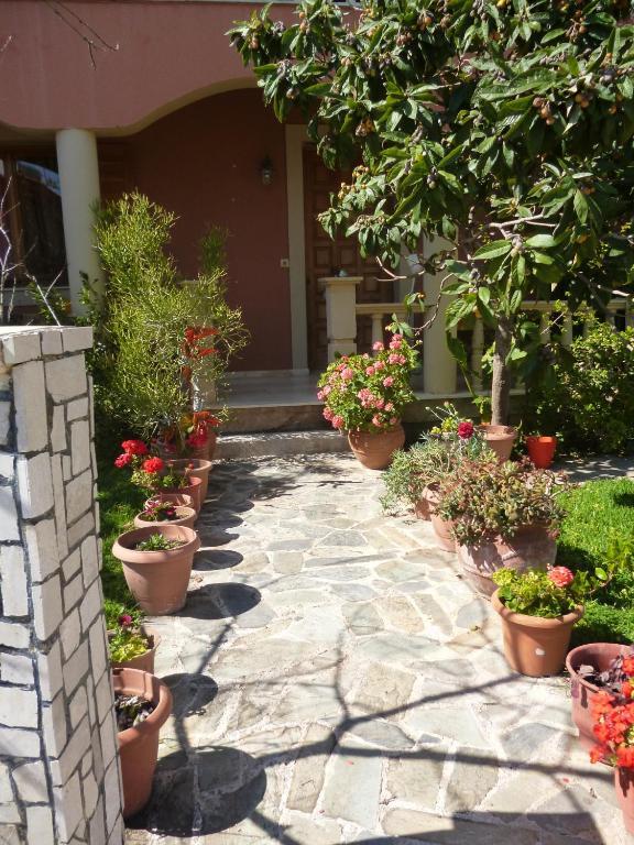 Marinos Studios At Lourdata Village Ngoại thất bức ảnh