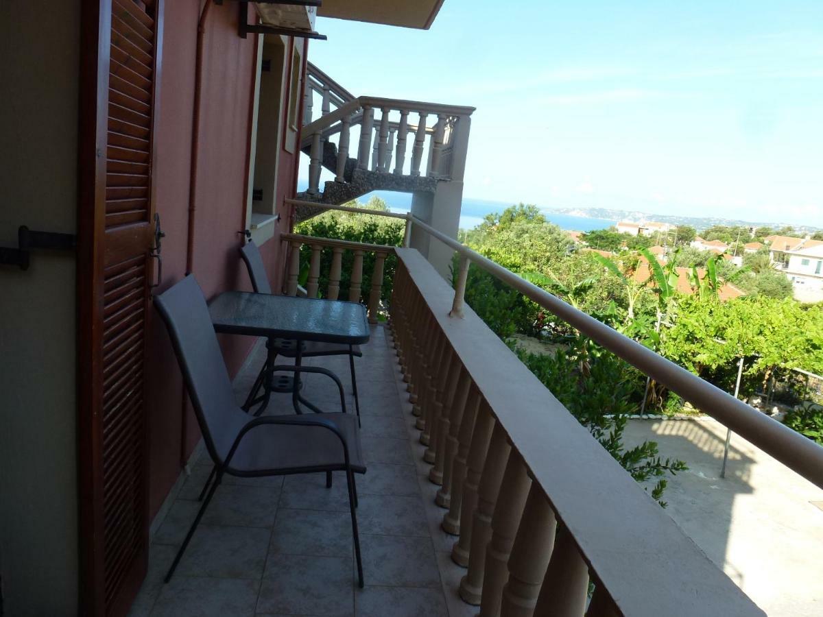 Marinos Studios At Lourdata Village Ngoại thất bức ảnh