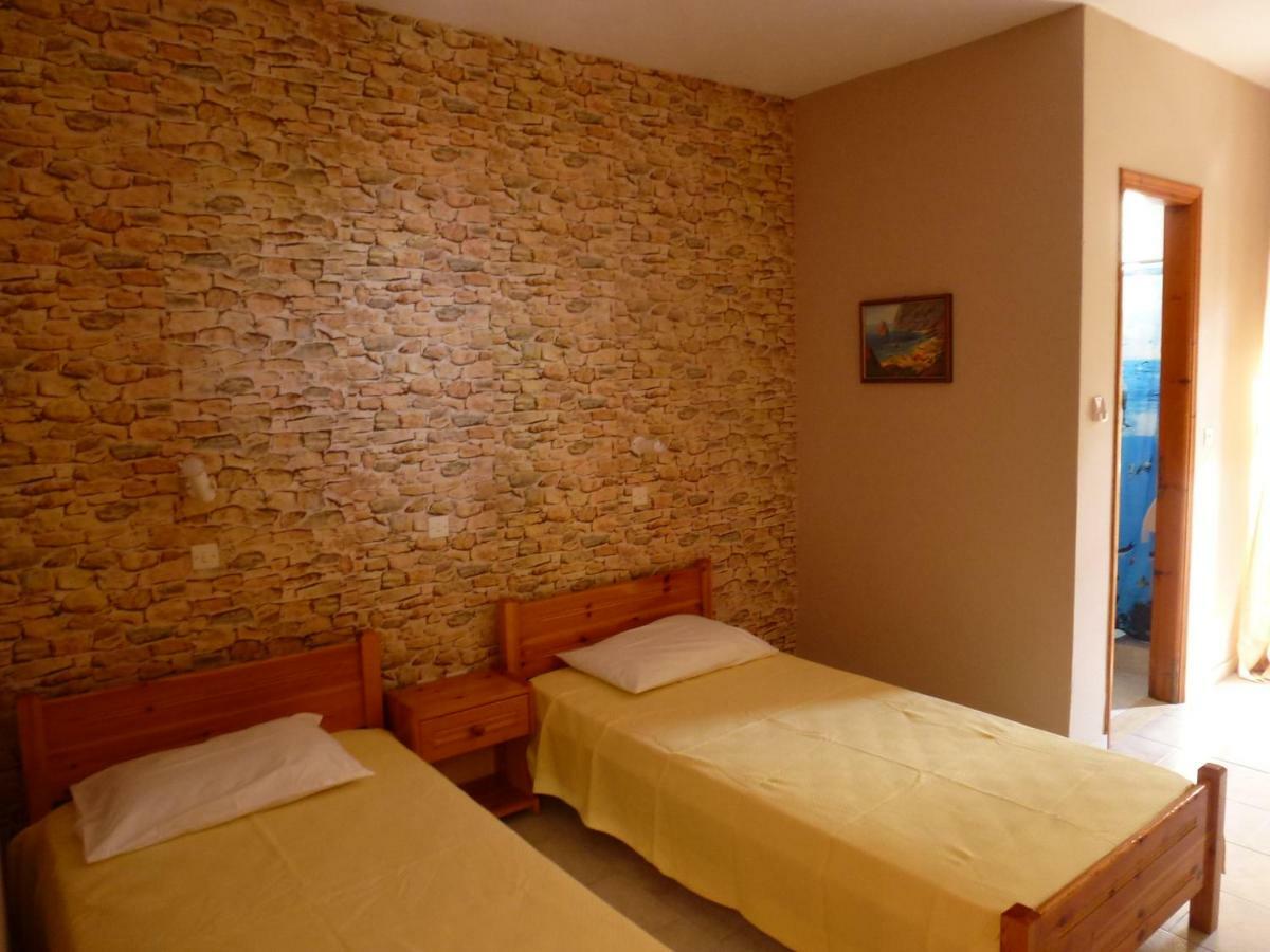 Marinos Studios At Lourdata Village Ngoại thất bức ảnh